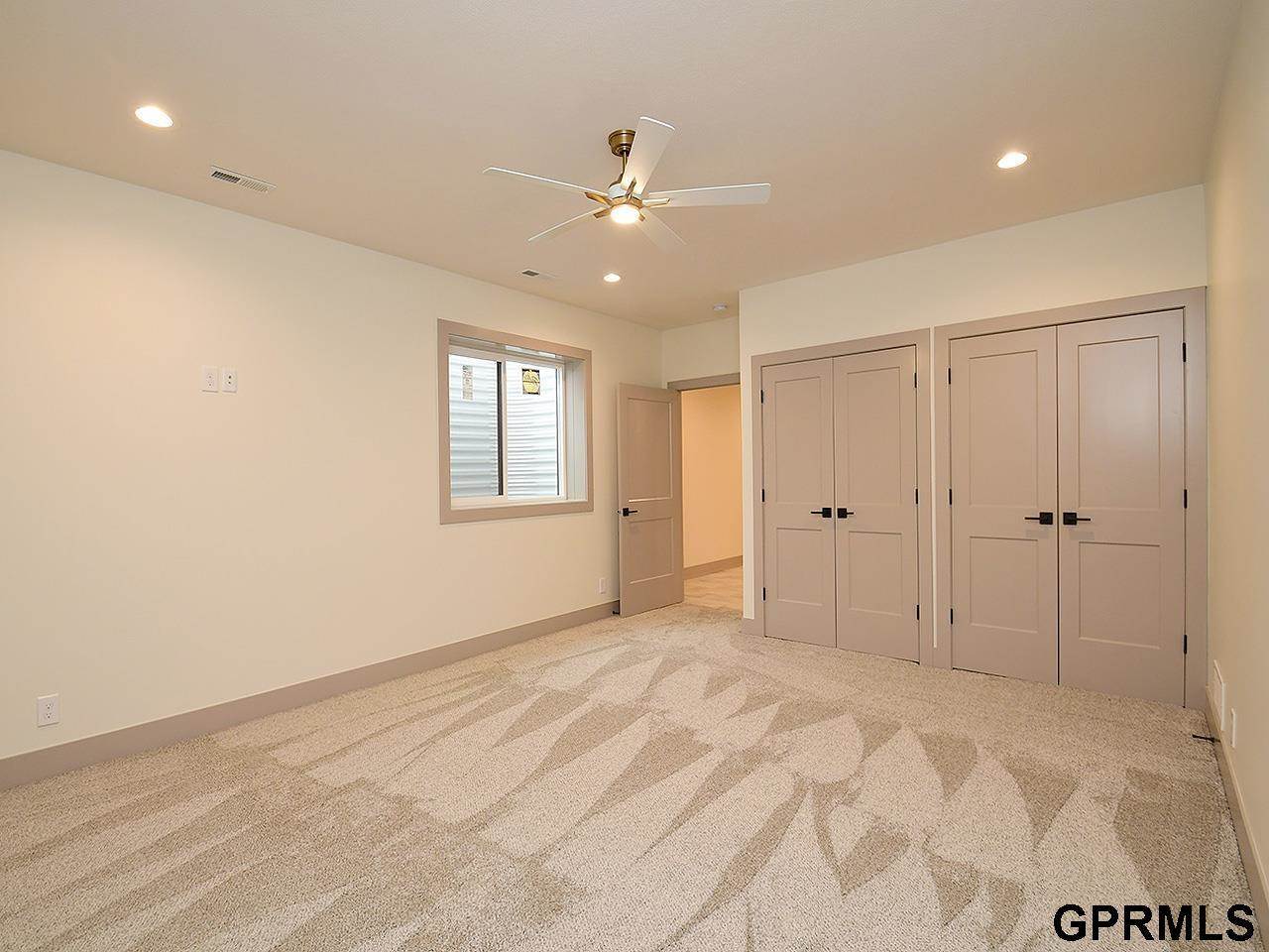 21133 Jessie Avenue, Elkhorn, NE 68022