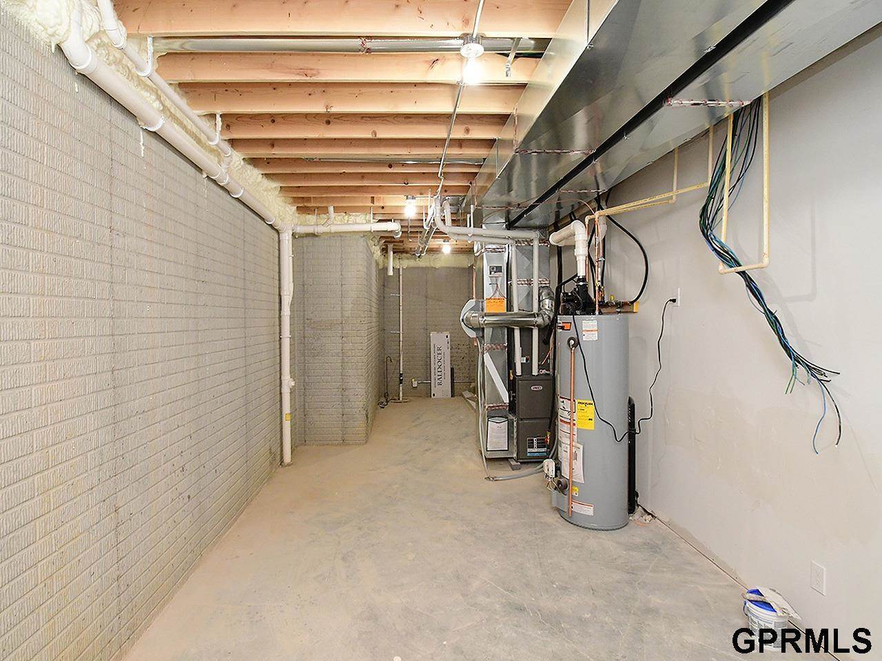 21133 Jessie Avenue, Elkhorn, NE 68022