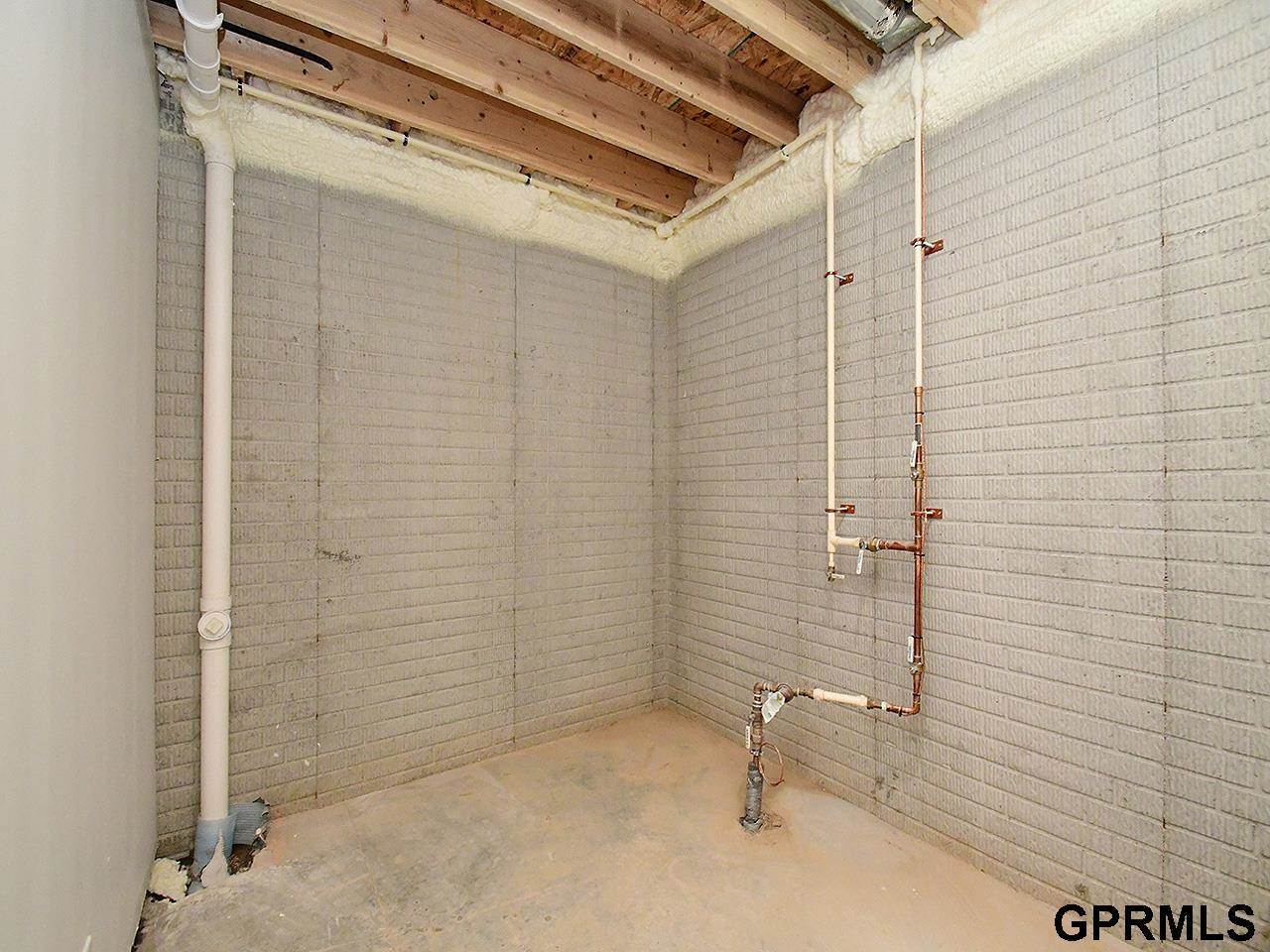 21133 Jessie Avenue, Elkhorn, NE 68022