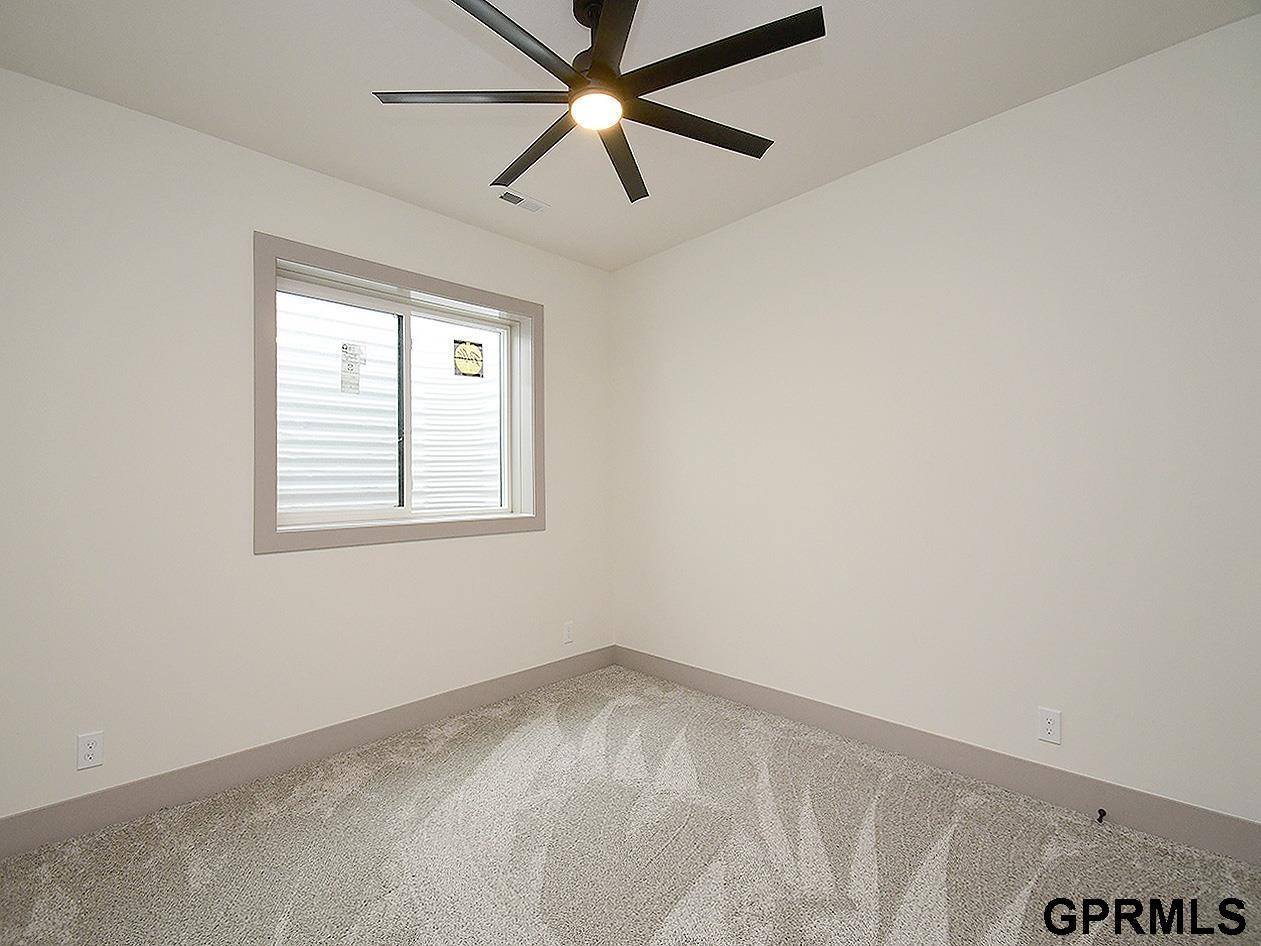 21133 Jessie Avenue, Elkhorn, NE 68022