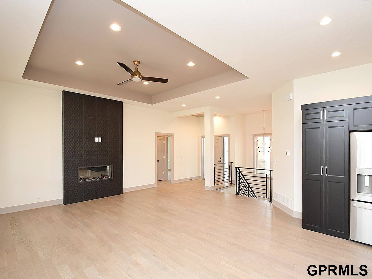 21133 Jessie Avenue, Elkhorn, NE 68022