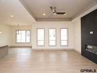 21133 Jessie Avenue, Elkhorn, NE 68022