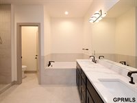 21133 Jessie Avenue, Elkhorn, NE 68022