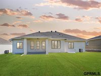 21133 Jessie Avenue, Elkhorn, NE 68022