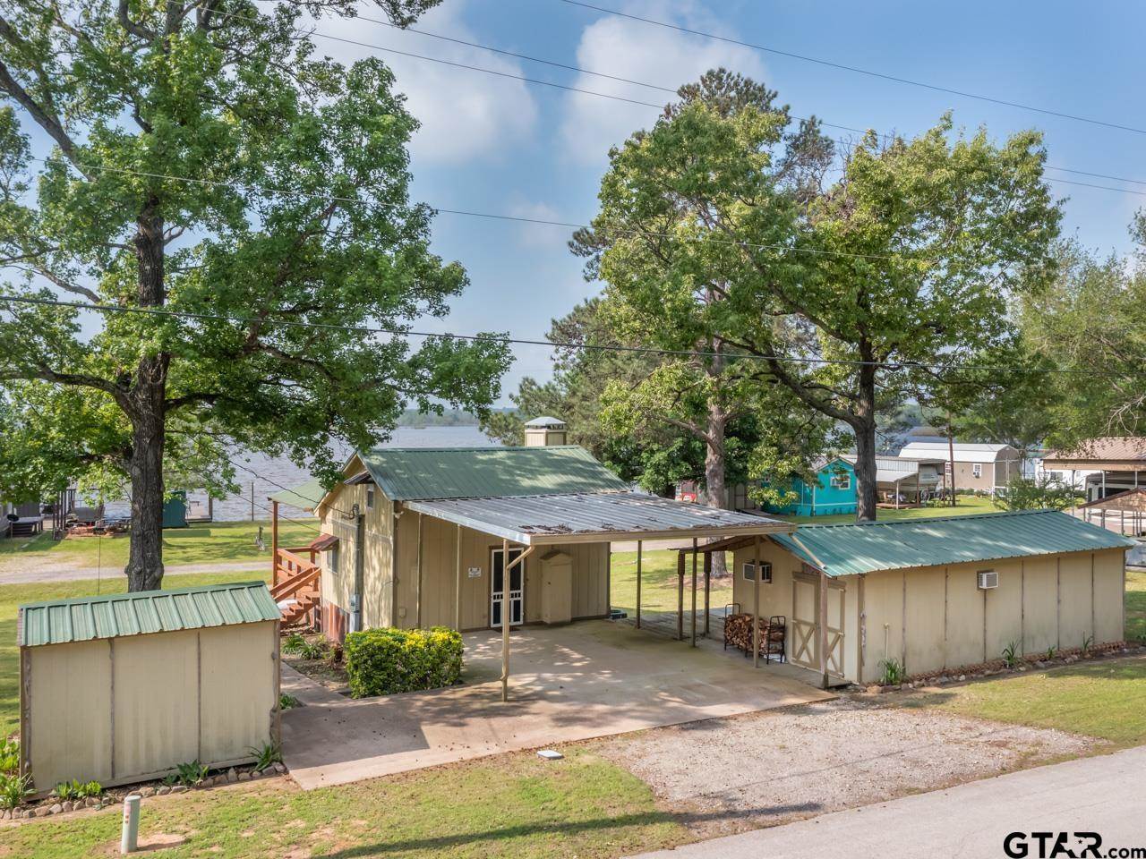 22090 Sportsman's Drive, Chandler, TX 75758