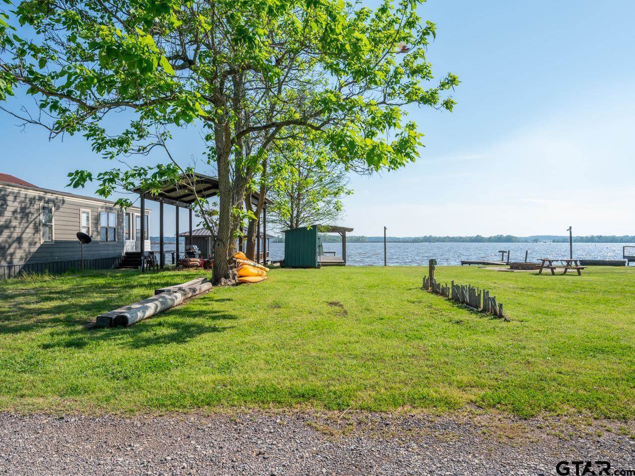 22090 Sportsman's Drive, Chandler, TX 75758