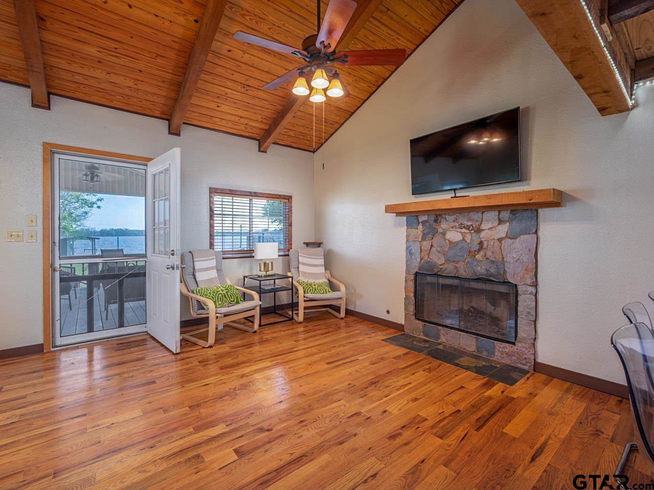 22090 Sportsman's Drive, Chandler, TX 75758