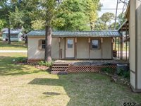 22090 Sportsman's Drive, Chandler, TX 75758