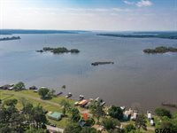 22090 Sportsman's Drive, Chandler, TX 75758