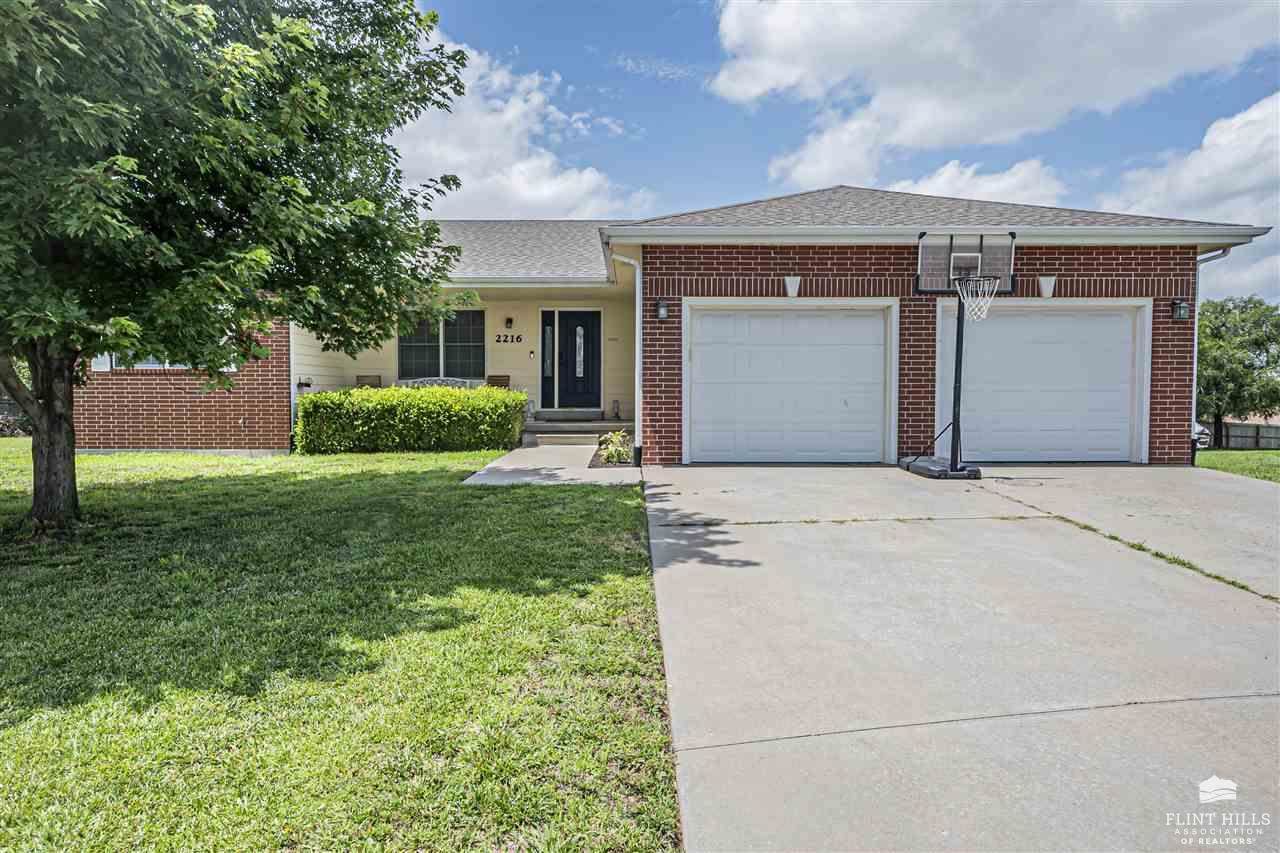 2216 Buckhorn Circle, Junction City, KS 66441