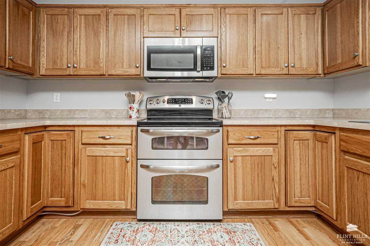 2216 Buckhorn Circle, Junction City, KS 66441