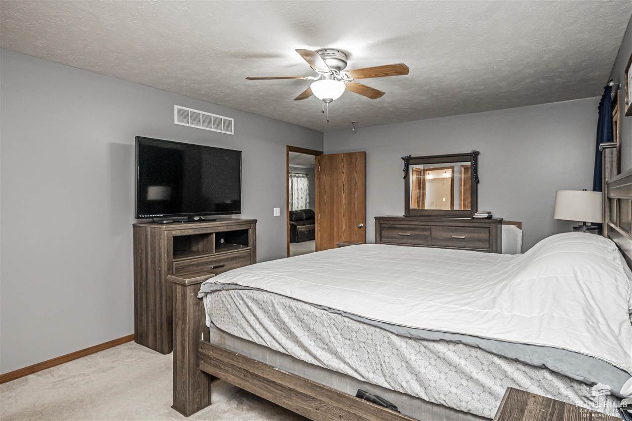 2216 Buckhorn Circle, Junction City, KS 66441