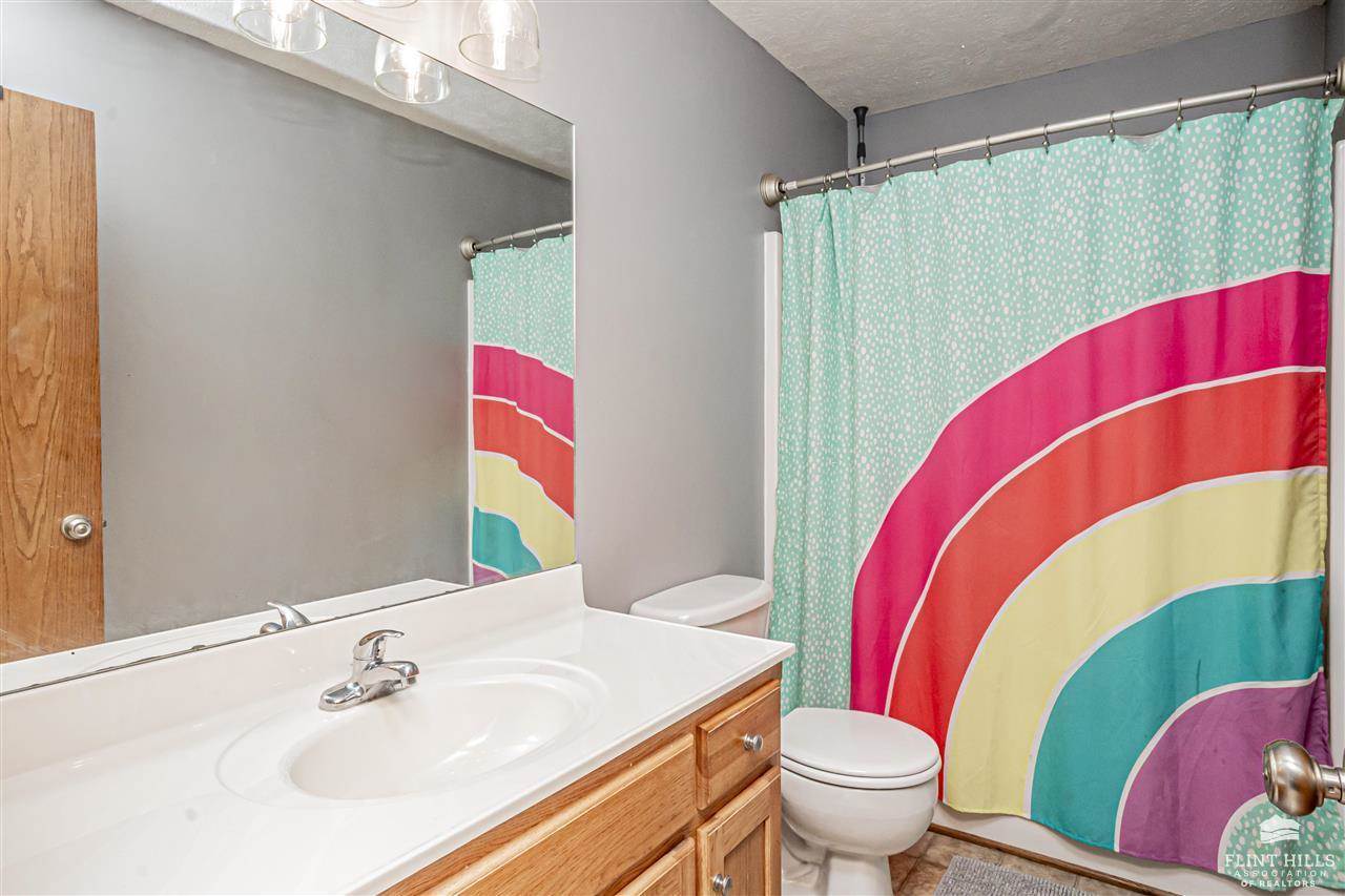 2216 Buckhorn Circle, Junction City, KS 66441