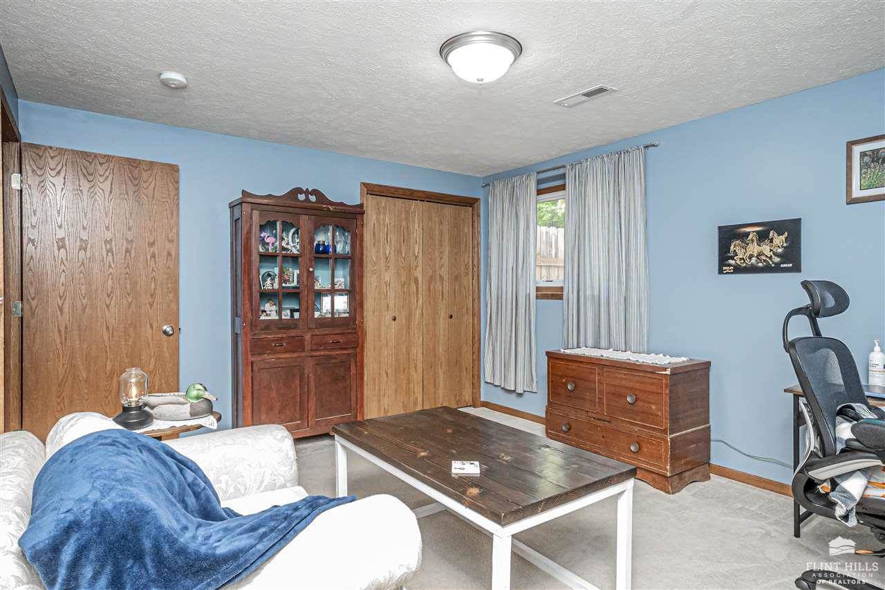 2216 Buckhorn Circle, Junction City, KS 66441