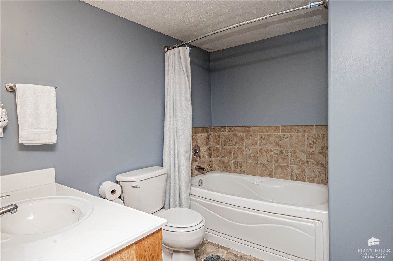 2216 Buckhorn Circle, Junction City, KS 66441