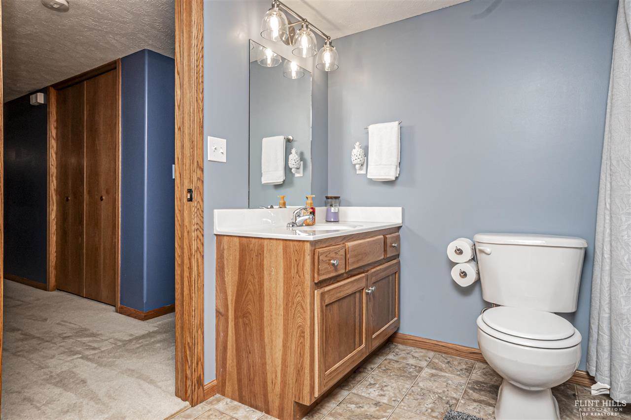 2216 Buckhorn Circle, Junction City, KS 66441