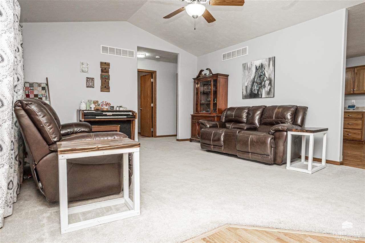 2216 Buckhorn Circle, Junction City, KS 66441