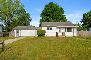 1020 1st St, Bangor, MI 49013