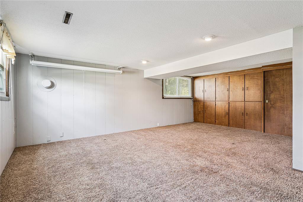 5929 Underwood Ave SW, Cedar Rapids, IA 52404