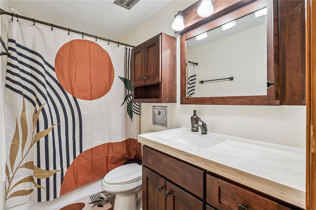 5929 Underwood Ave SW, Cedar Rapids, IA 52404