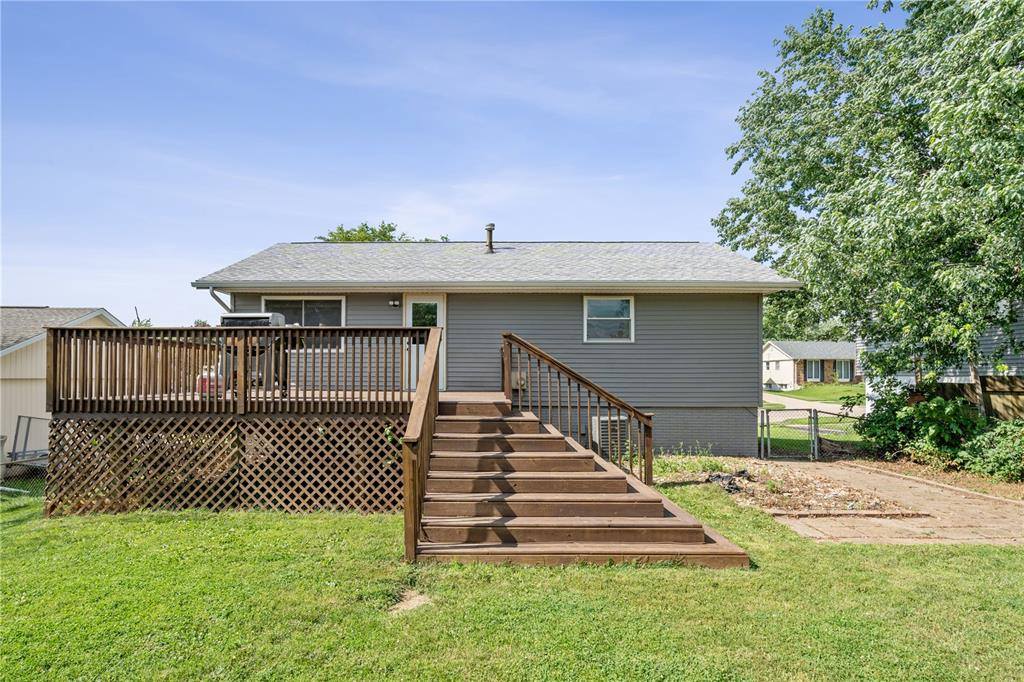 5929 Underwood Ave SW, Cedar Rapids, IA 52404