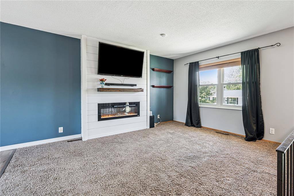 5929 Underwood Ave SW, Cedar Rapids, IA 52404