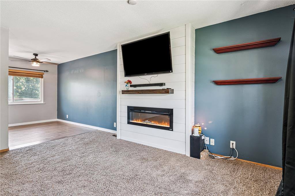 5929 Underwood Ave SW, Cedar Rapids, IA 52404