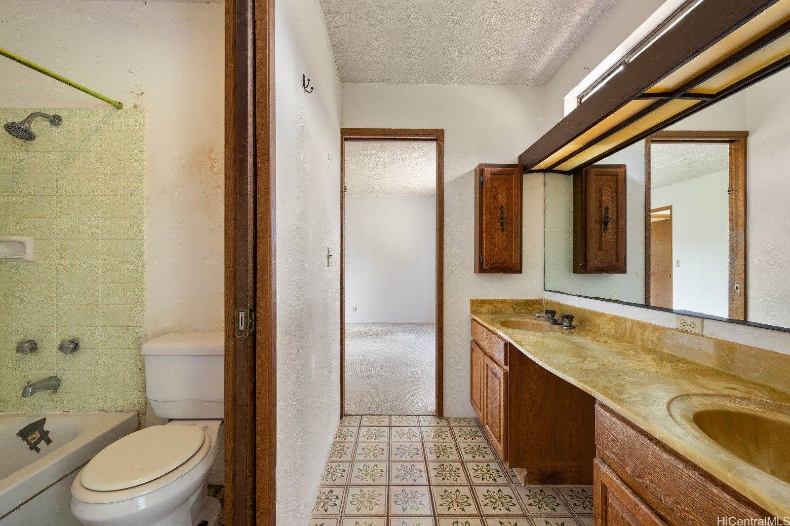 1918 Hawane Place, Honolulu, HI 96821