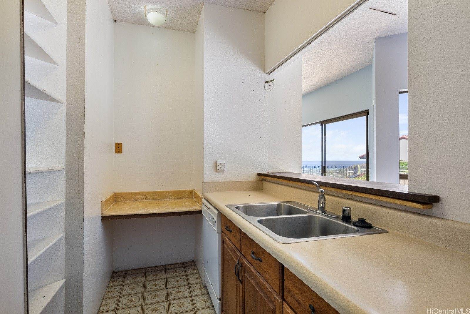 1918 Hawane Place, Honolulu, HI 96821