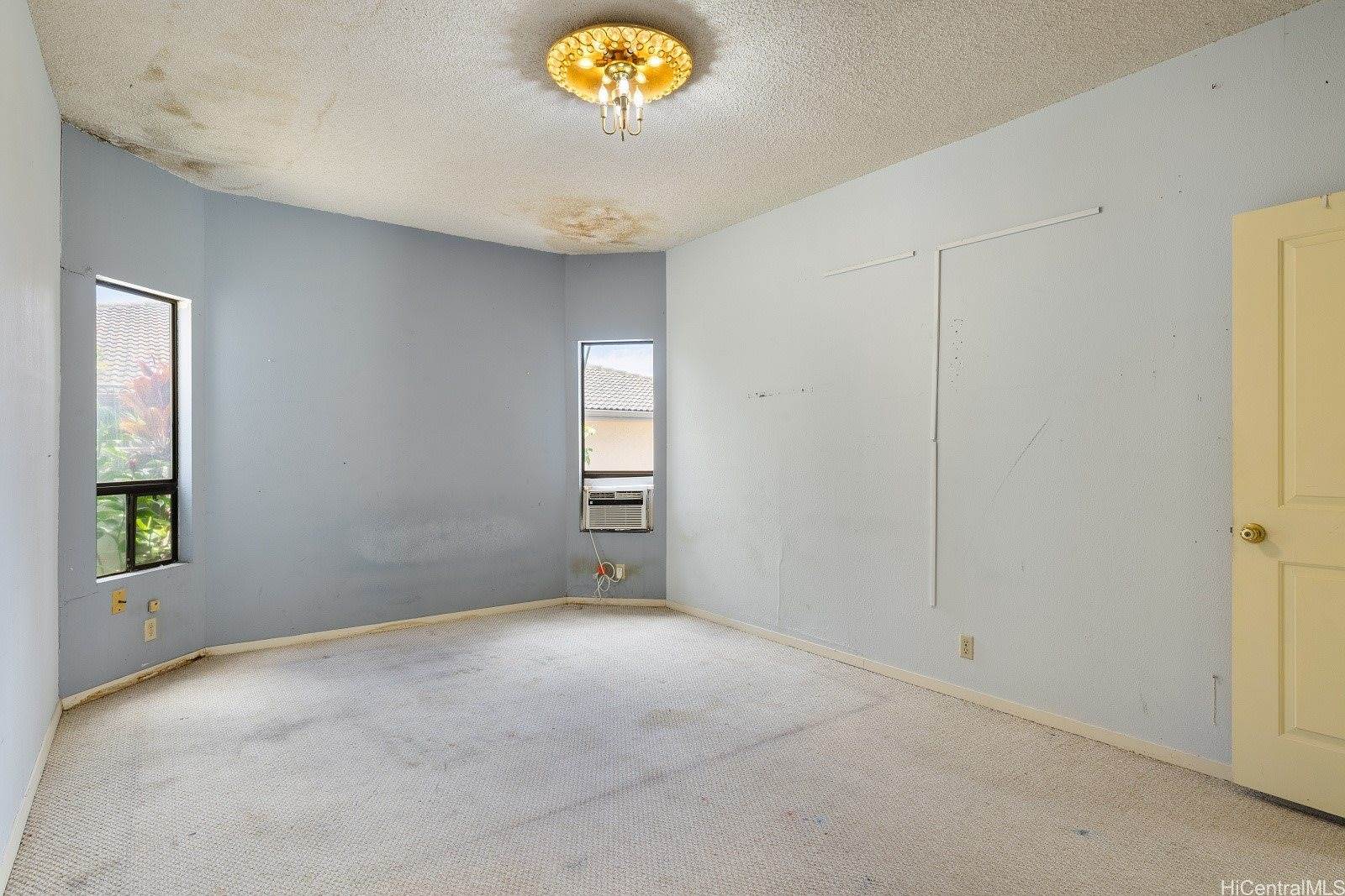 1918 Hawane Place, Honolulu, HI 96821