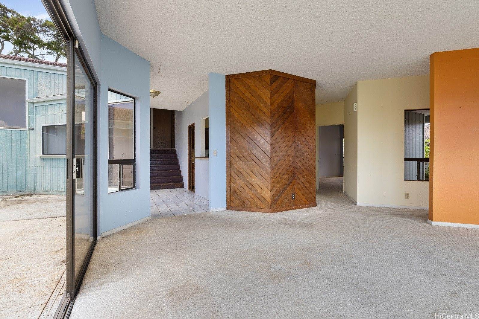 1918 Hawane Place, Honolulu, HI 96821