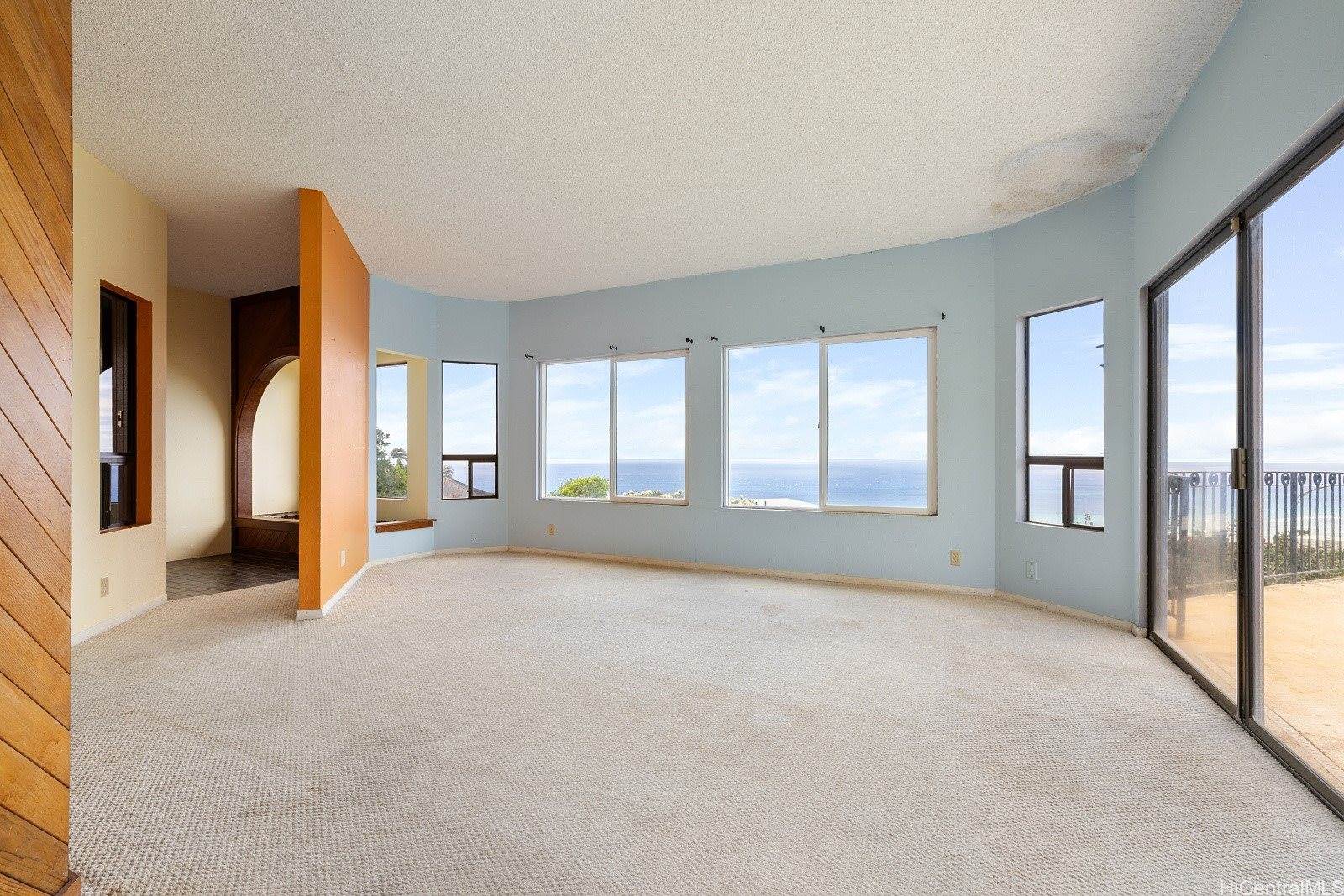 1918 Hawane Place, Honolulu, HI 96821