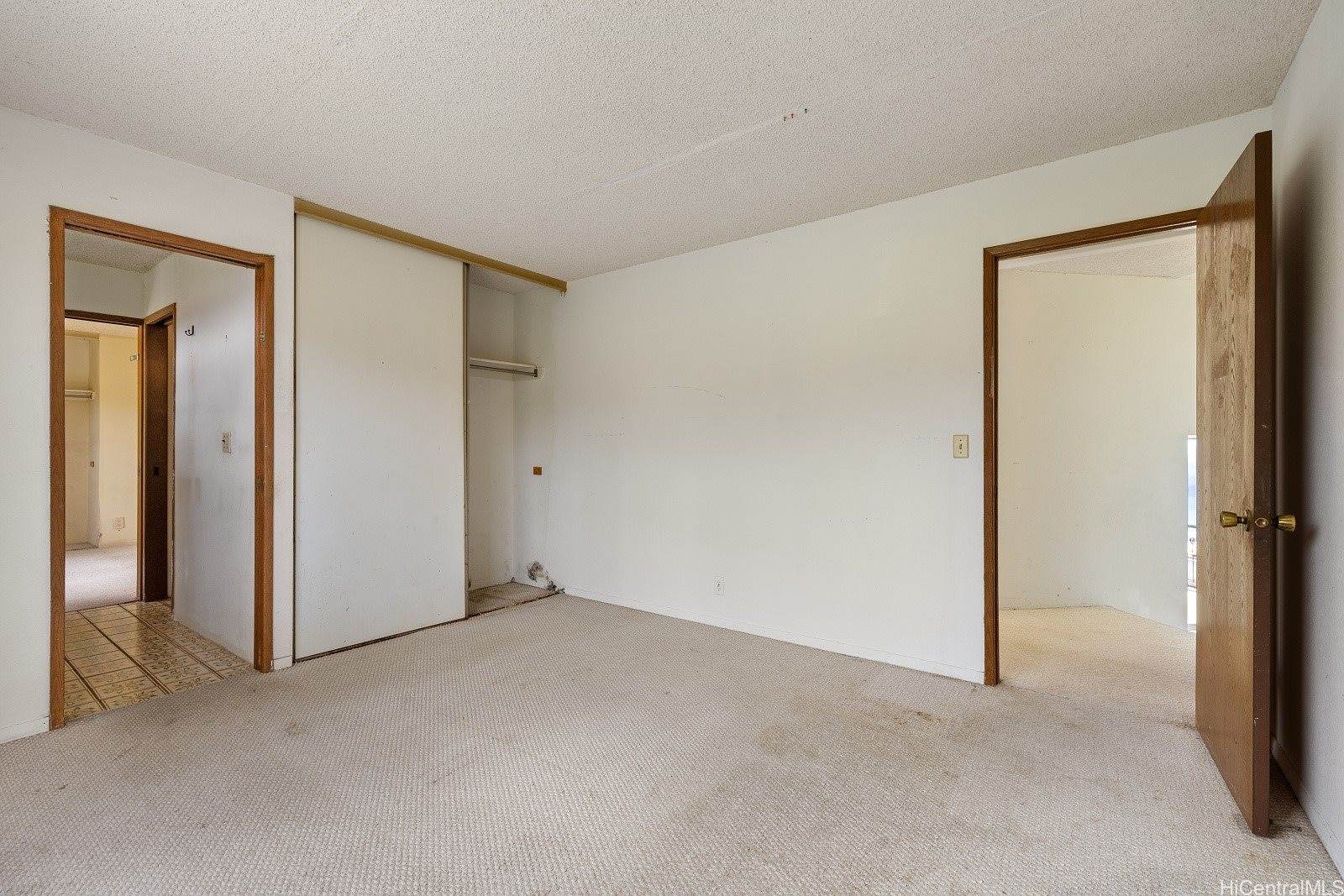 1918 Hawane Place, Honolulu, HI 96821