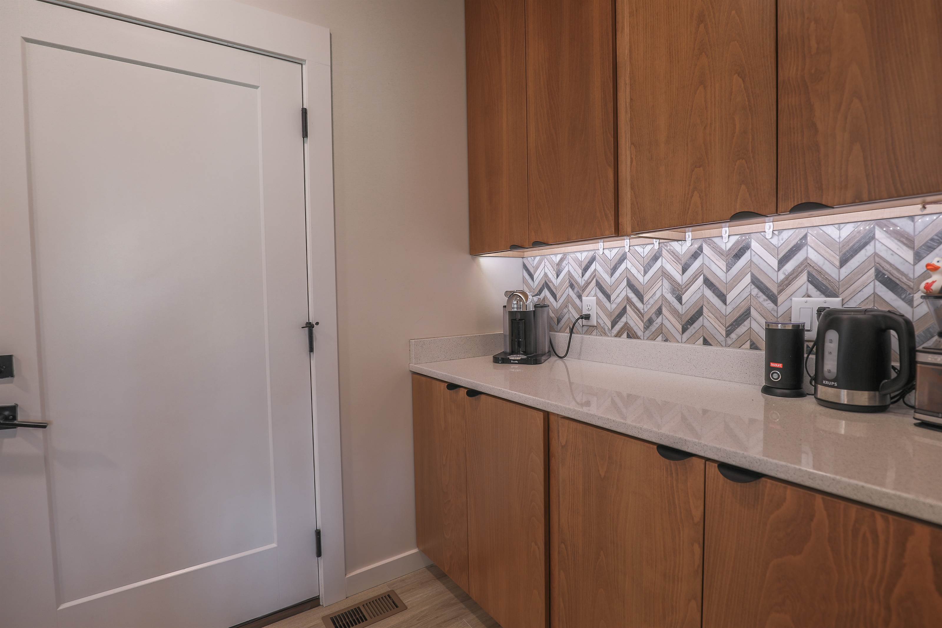 1076 E 1466th Rd, Lawrence, KS 66046