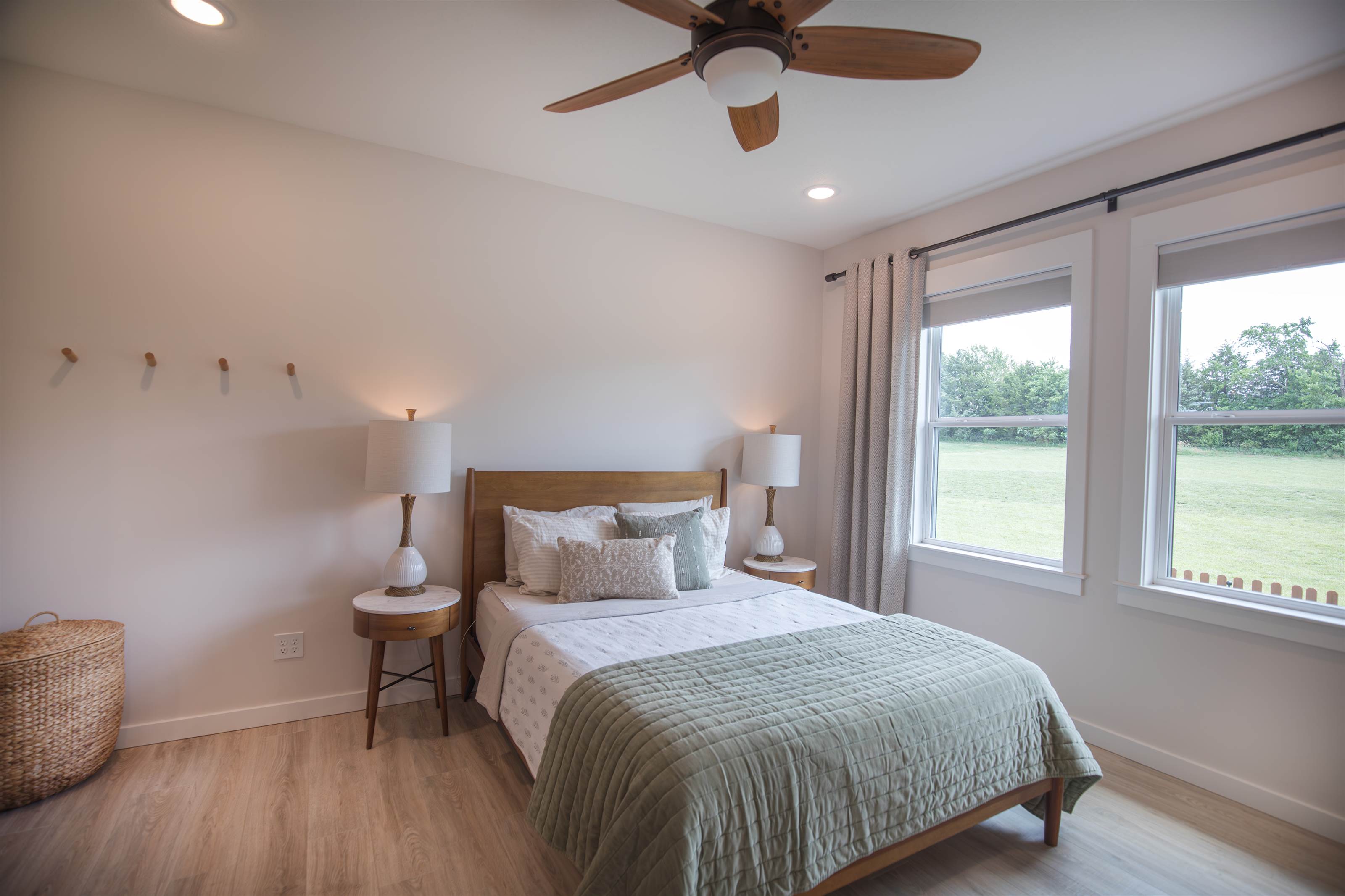 1076 E 1466th Rd, Lawrence, KS 66046