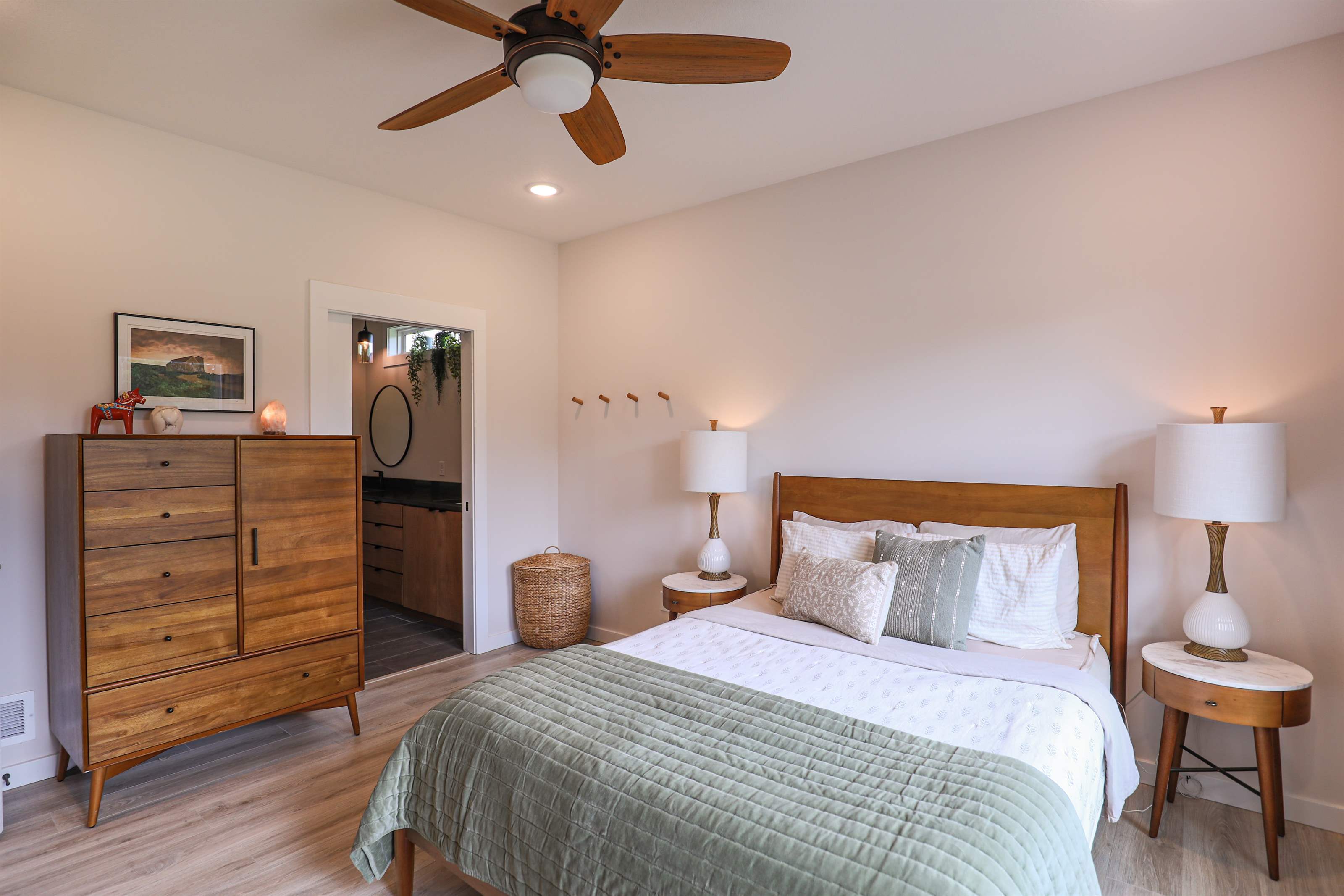 1076 E 1466th Rd, Lawrence, KS 66046