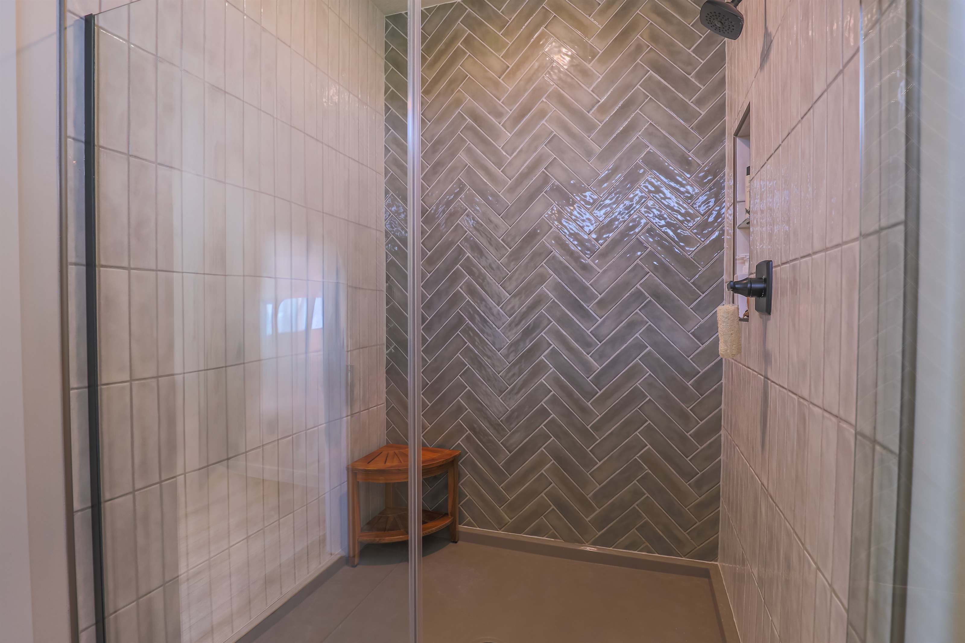 1076 E 1466th Rd, Lawrence, KS 66046