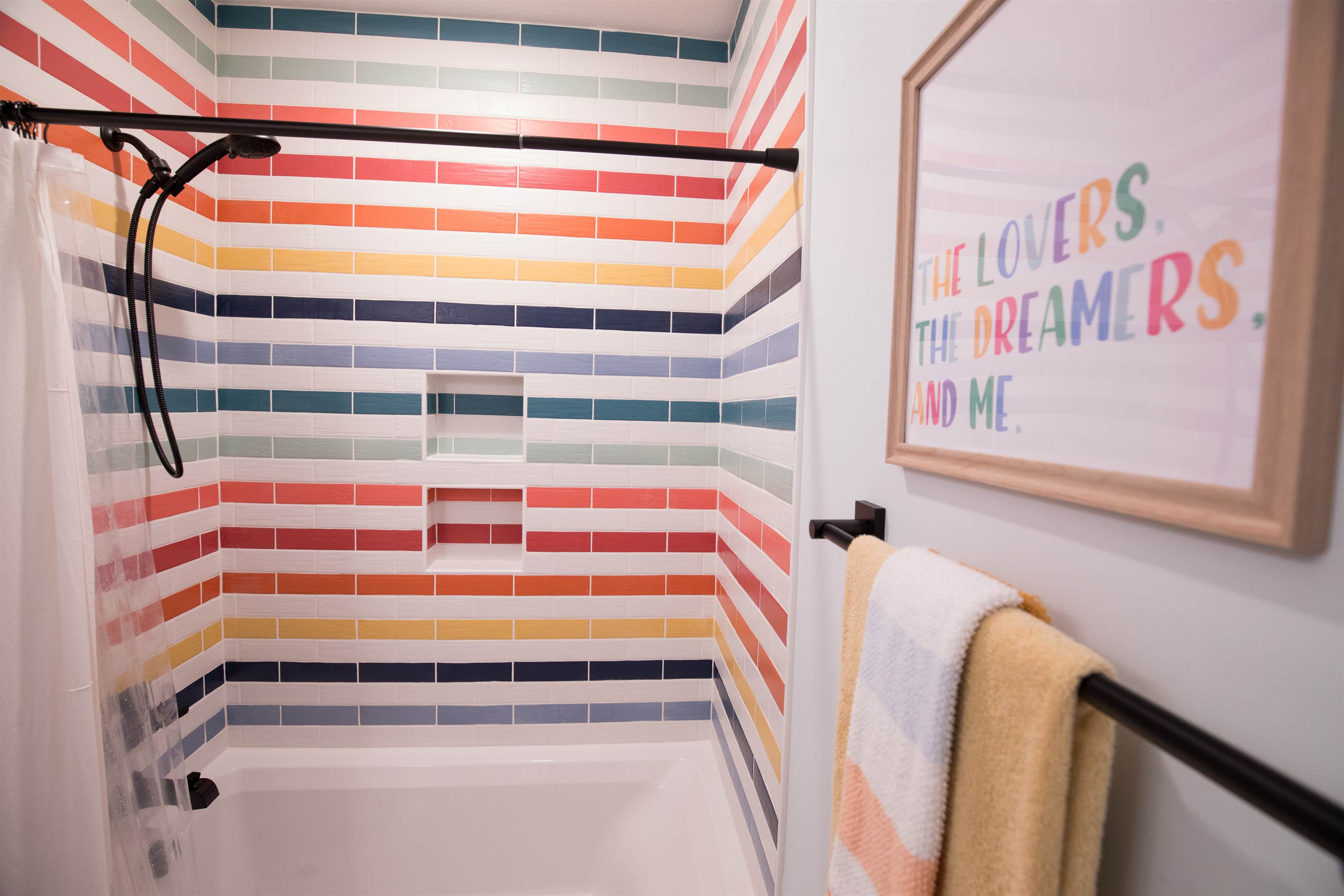 1076 E 1466th Rd, Lawrence, KS 66046