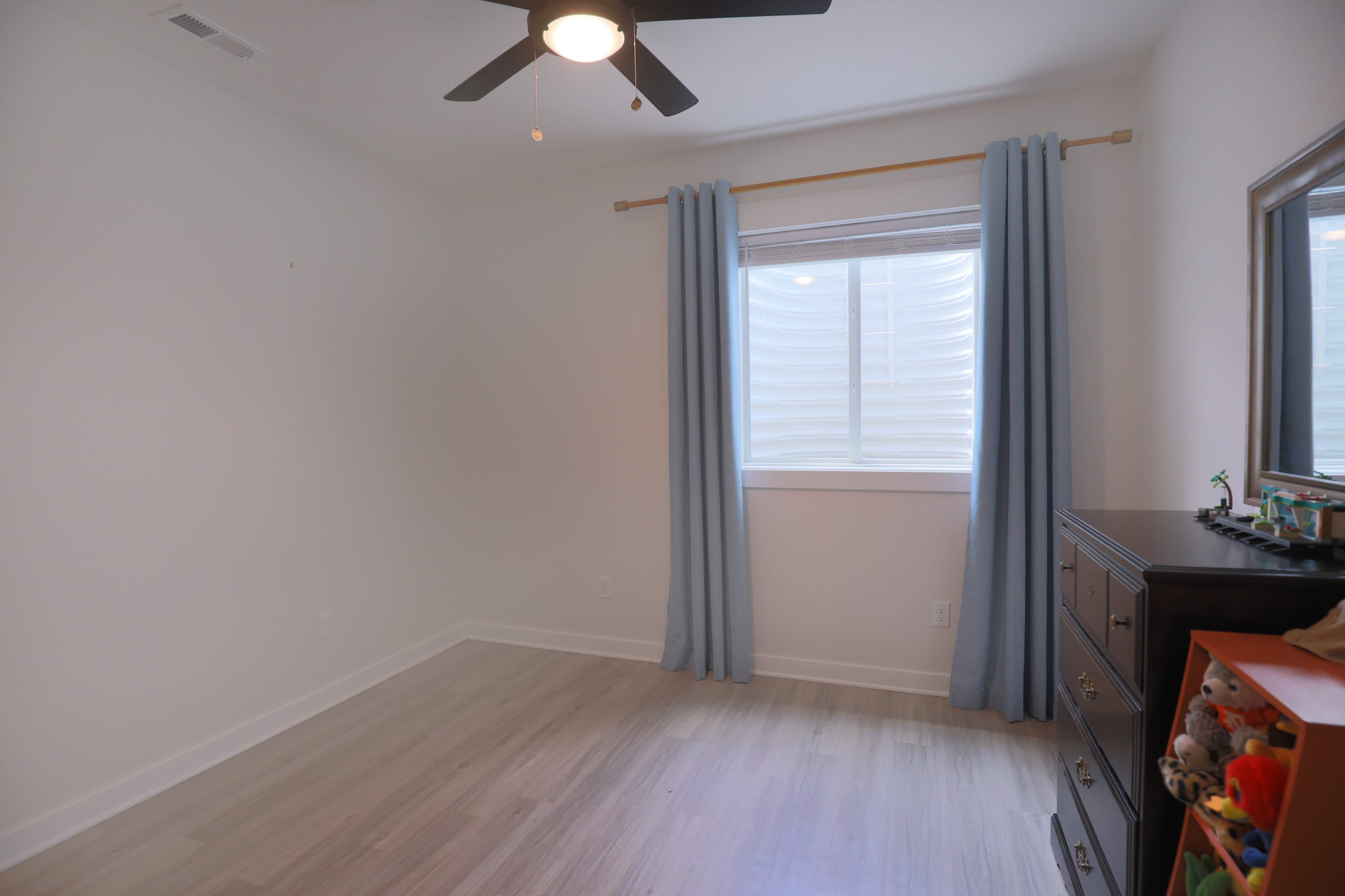 1076 E 1466th Rd, Lawrence, KS 66046