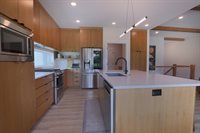 1076 E 1466th Rd, Lawrence, KS 66046