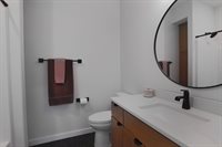 1076 E 1466th Rd, Lawrence, KS 66046