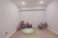 1076 E 1466th Rd, Lawrence, KS 66046