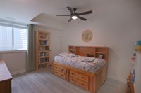 1076 E 1466th Rd, Lawrence, KS 66046