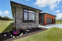 1076 E 1466th Rd, Lawrence, KS 66046