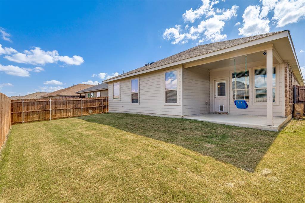 9128 Sycamore Leaf Drive, Fort Worth, TX 76179