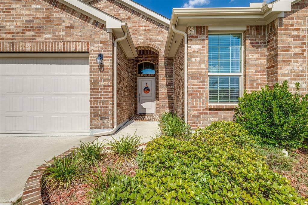 9128 Sycamore Leaf Drive, Fort Worth, TX 76179