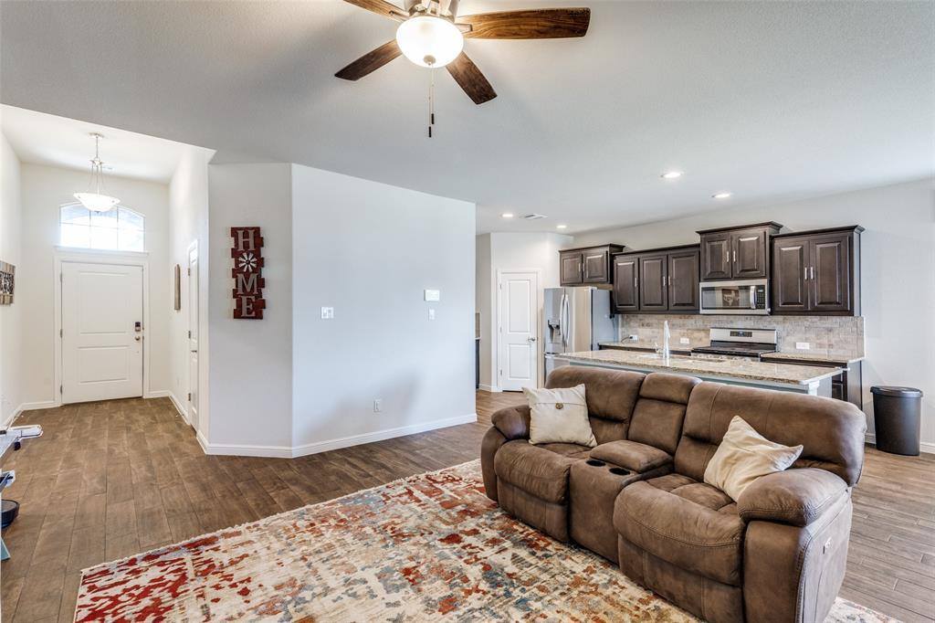 9128 Sycamore Leaf Drive, Fort Worth, TX 76179