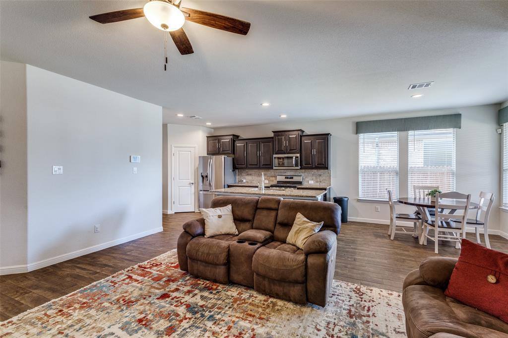 9128 Sycamore Leaf Drive, Fort Worth, TX 76179