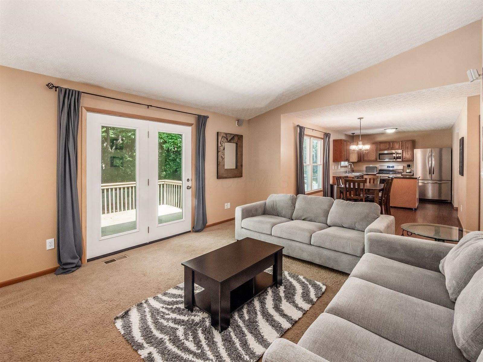 8741 Olenbrook Drive, Lewis Center, OH 43035