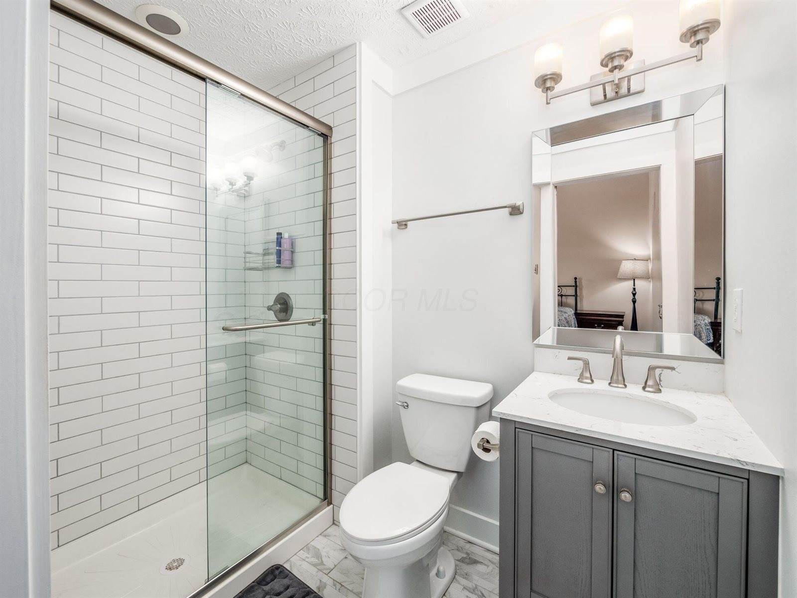 8741 Olenbrook Drive, Lewis Center, OH 43035